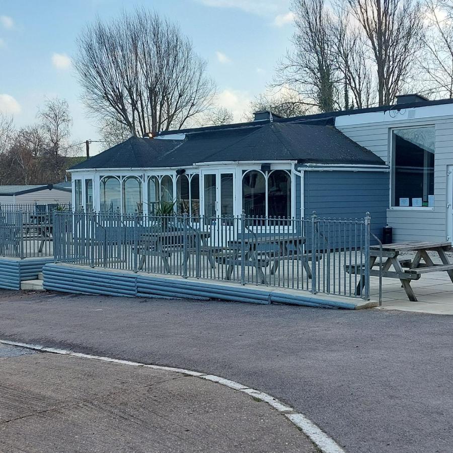 Warden Springs Caravan Park Ms16 Thornhill Road, Eastchurch,Me124Hf 希尔内斯 外观 照片
